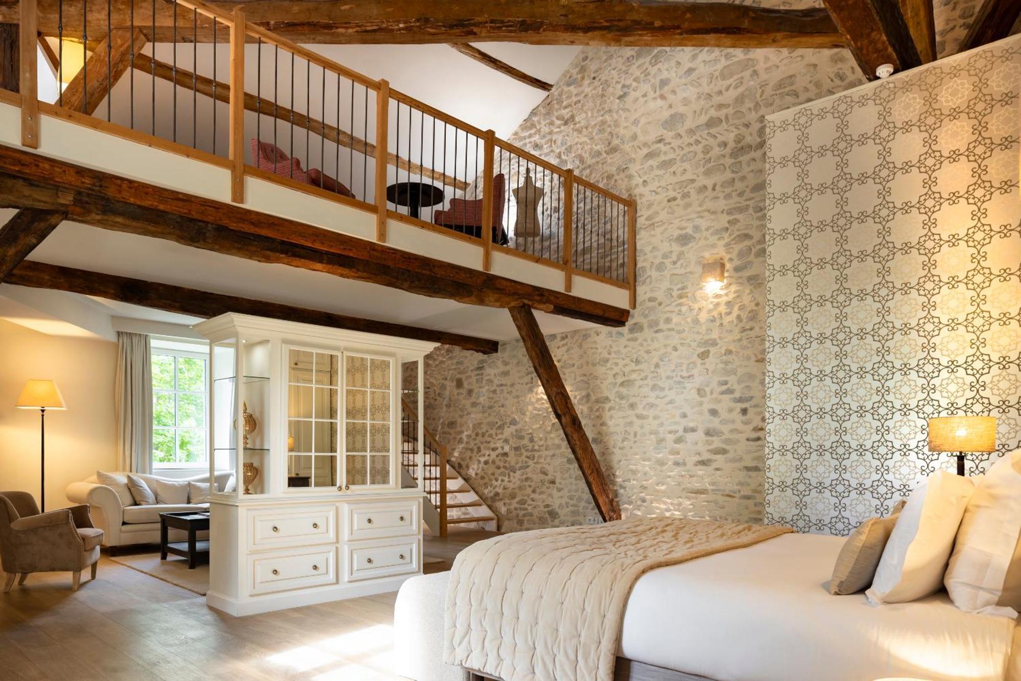 Chateau Les Oliviers De Salettes Charols Exterior photo