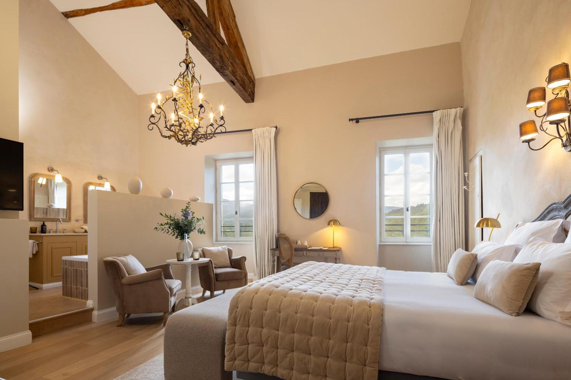 Chateau Les Oliviers De Salettes Charols Exterior photo