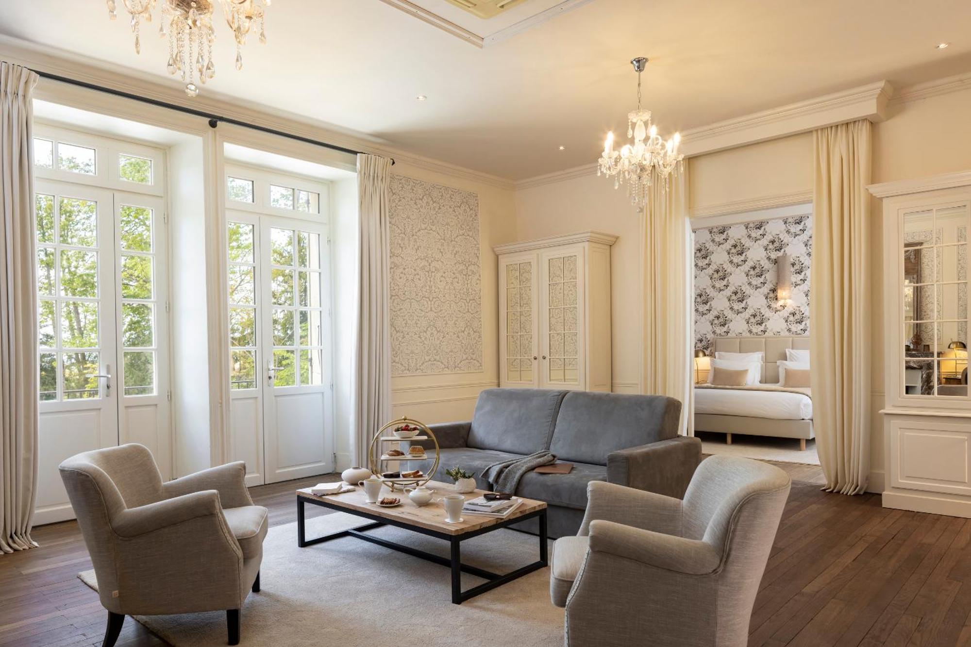 Chateau Les Oliviers De Salettes Charols Exterior photo