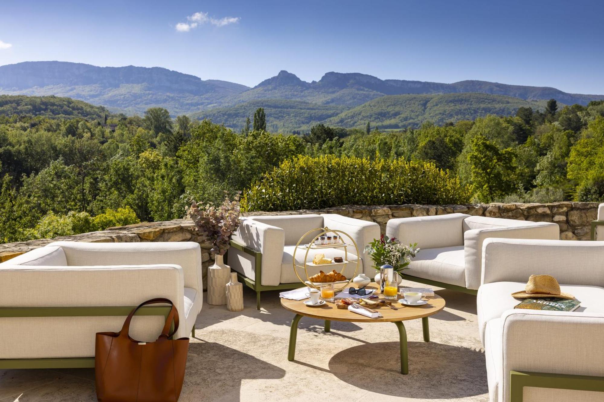 Chateau Les Oliviers De Salettes Charols Exterior photo